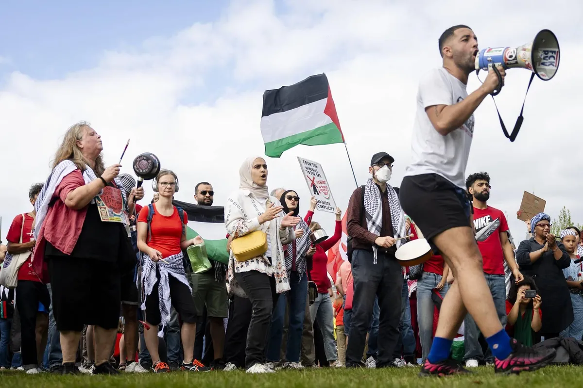 Drukke pro-Palestijnse mars door Amsterdam eindigt op Museumplein