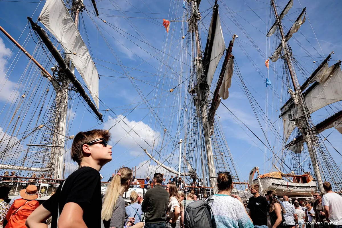 Drukte komt op gang op tweede dag SAIL