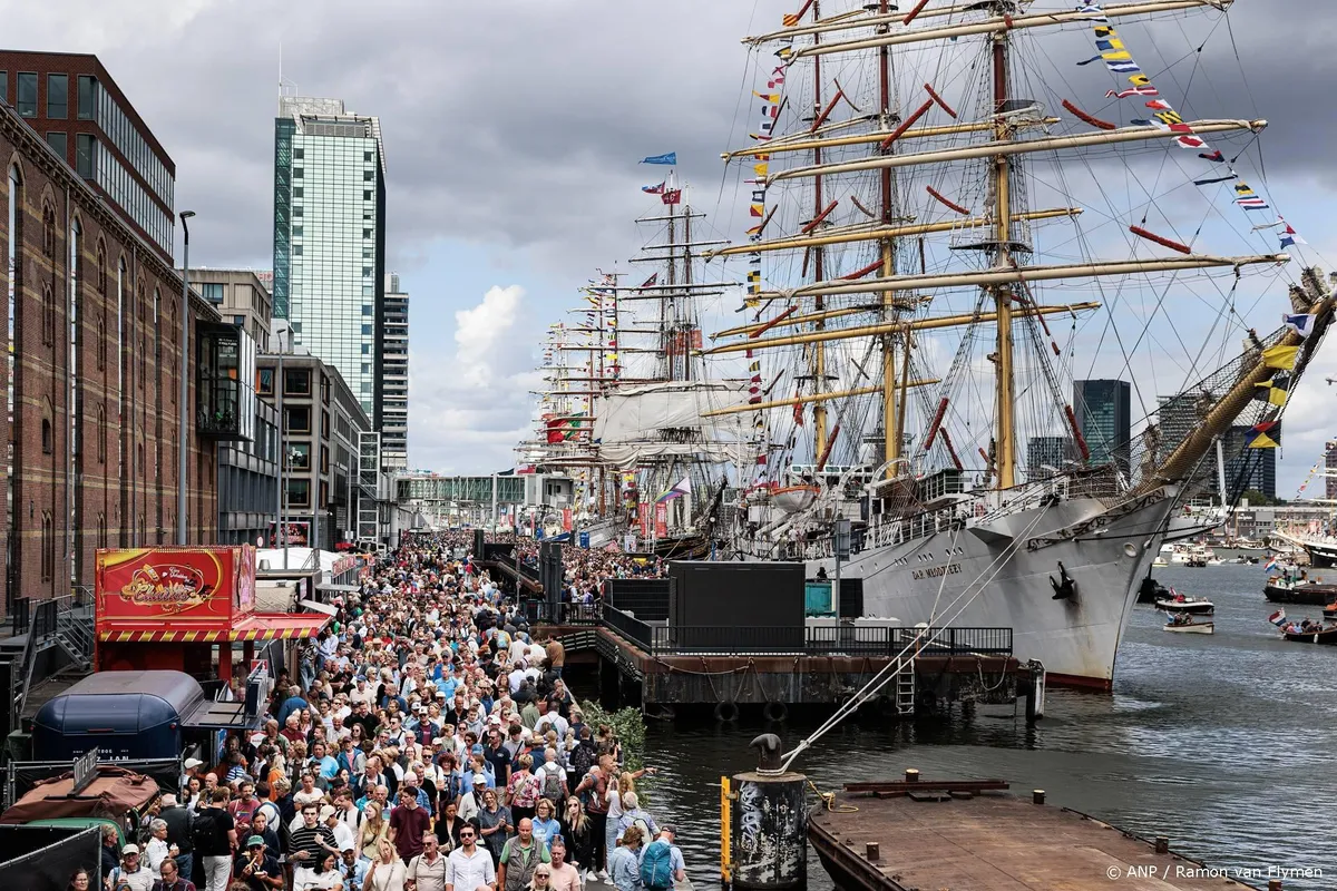 Flinke rijen bij tallships op tweede dag SAIL