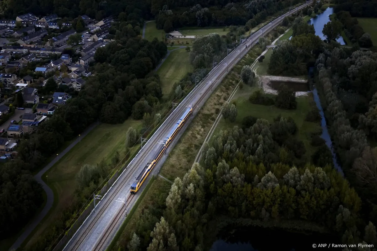 Klaas Knot moet geld en perspectief vinden voor Lelylijn