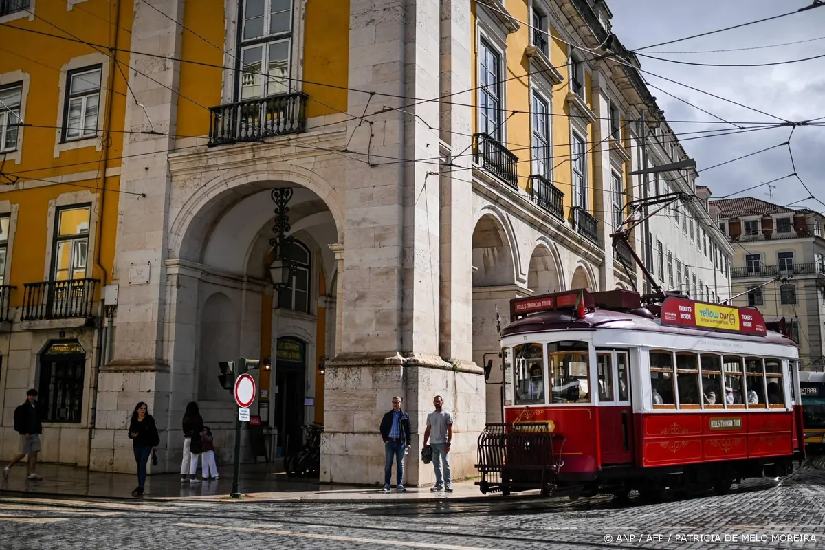 Doden en gewonden door ontsporen iconische kabeltram in Lissabon