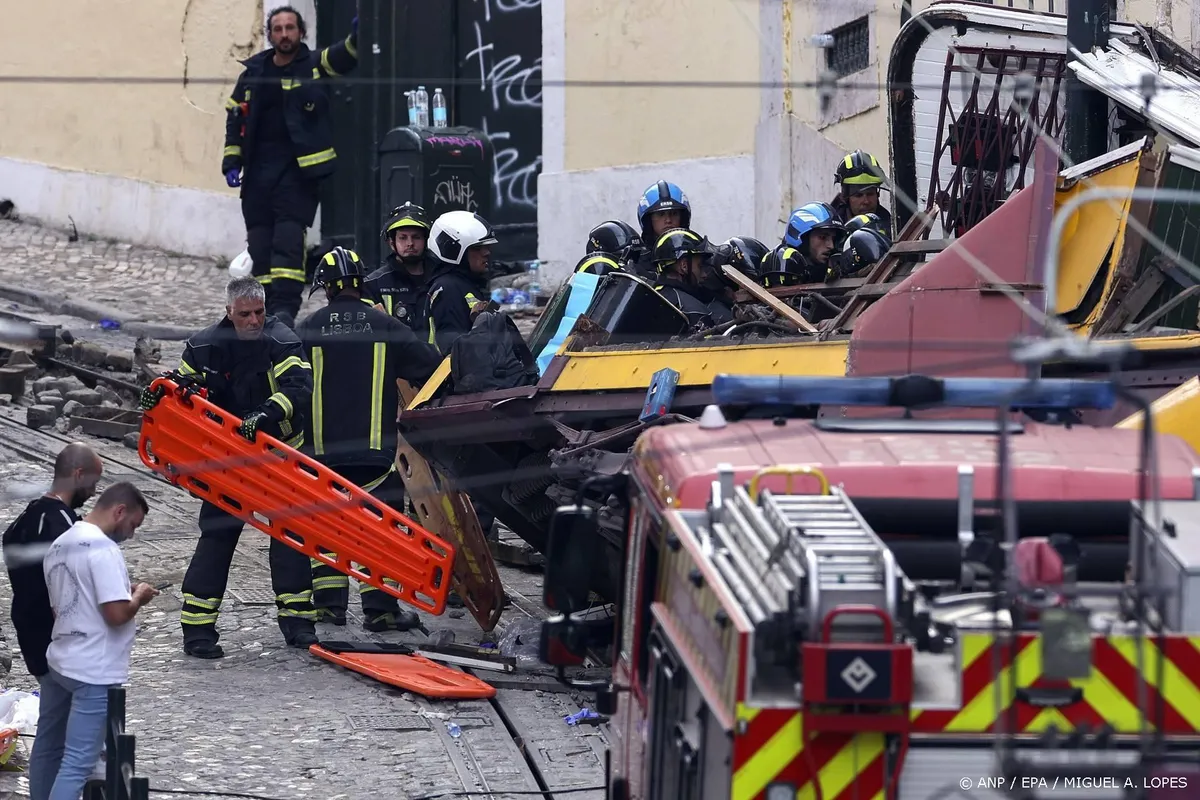 Dodental van ontspoorde kabeltram in Lissabon loopt op