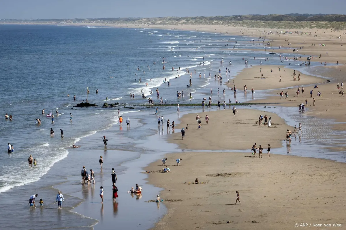 Strand Nesselande in Rotterdam zondag veiligheidsrisicogebied