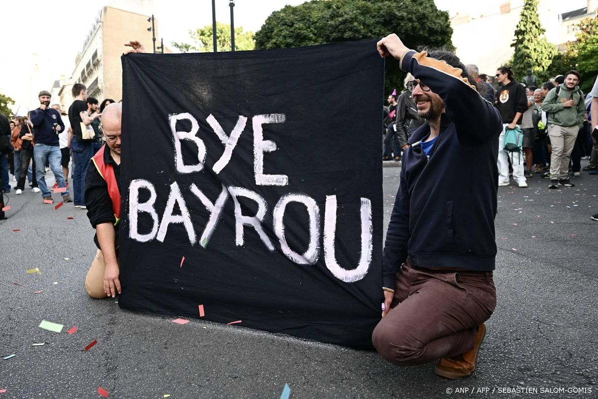 Franse premier Bayrou dient ontslag in