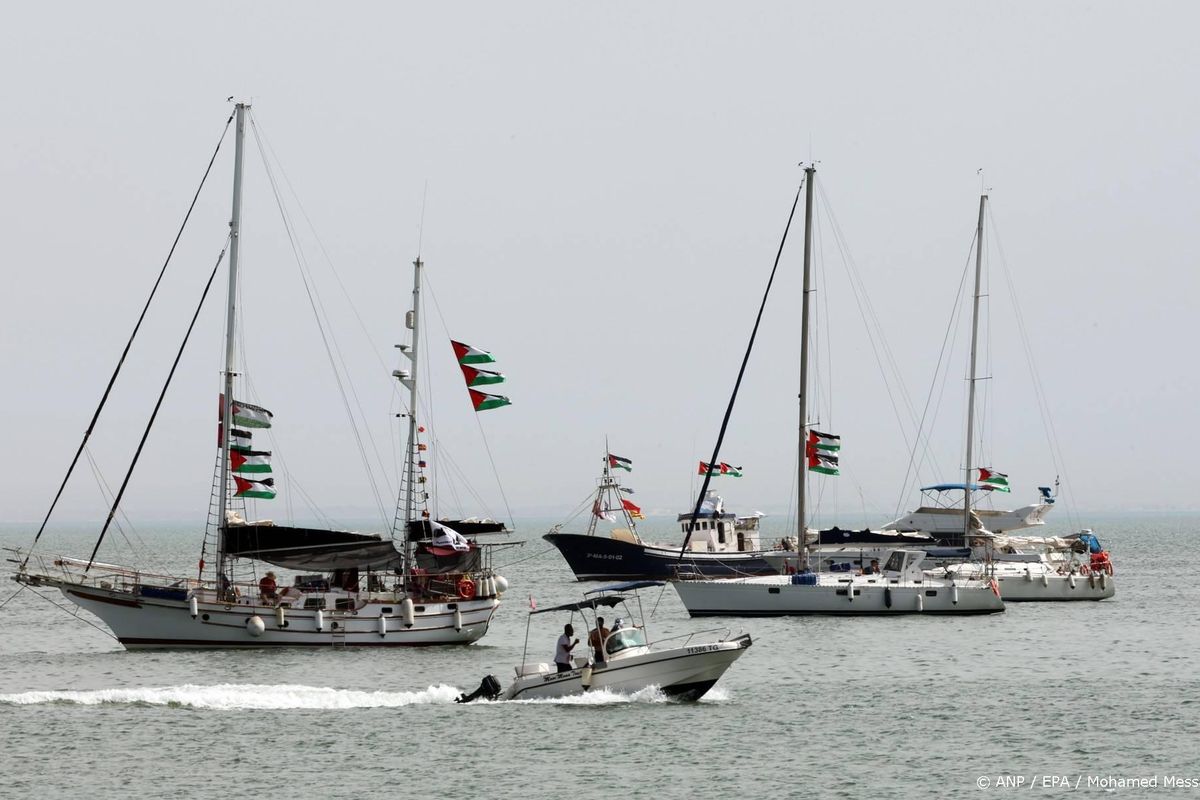 Hulpvloot richting Gaza meldt tweede aanval op boot door drone