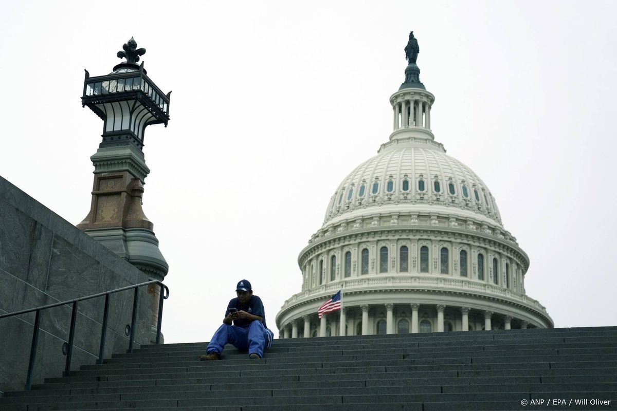 VS uren verwijderd van overheidssluiting na stemmingen in Senaat