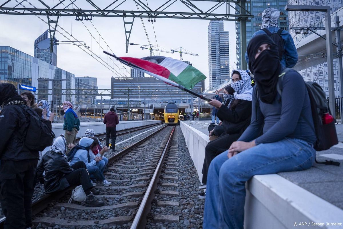 Niemand meer vast na protest op spoor Den Haag