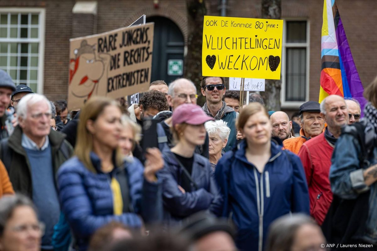 Protest tegen racisme voorbij, demonstranten verlaten plein