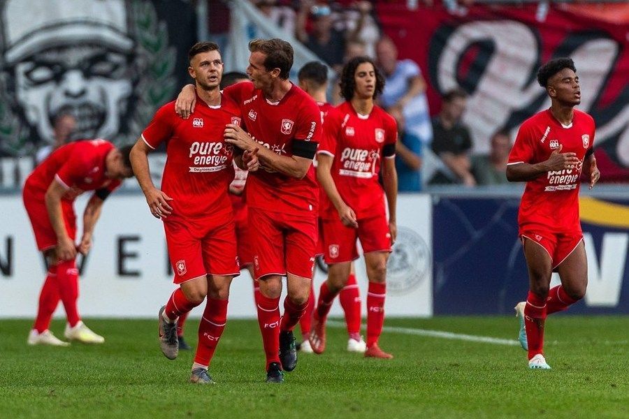 Samenvatting: FC Twente speelt gelijk tegen Duitse grootmacht Schalke