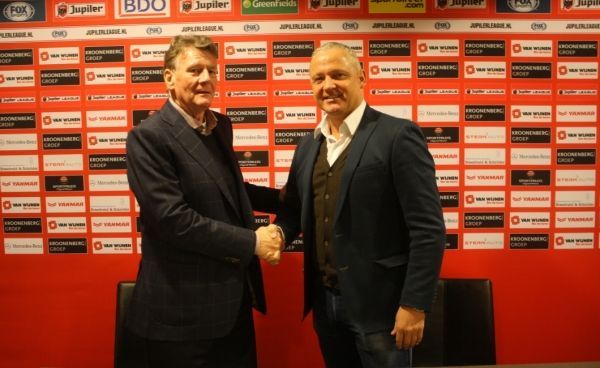 Oud FC Twente-spits als trainer aan de slag in de Jupiler League