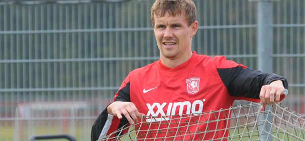 Video: Unicum voor Bjelland in de EFL Championship