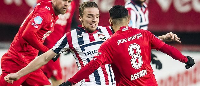 AZ middenvelder Rienstra ontkent akkoord met FC Twente