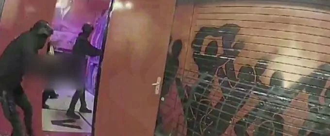 Heftige beelden politie inval Vak P vanaf bodycam agent