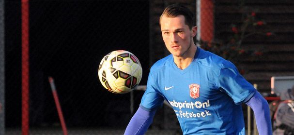 Broertje Sonny Stevens debuteert bij Jong FC Twente