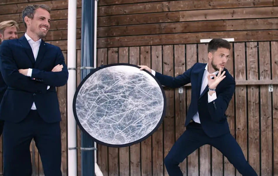 Video: Roetgerink steekt spelers FC Twente in een nieuw jasje