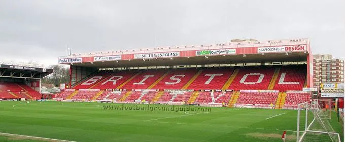 AWAYDAY: FC Twente oefent uit tegen Bristol City