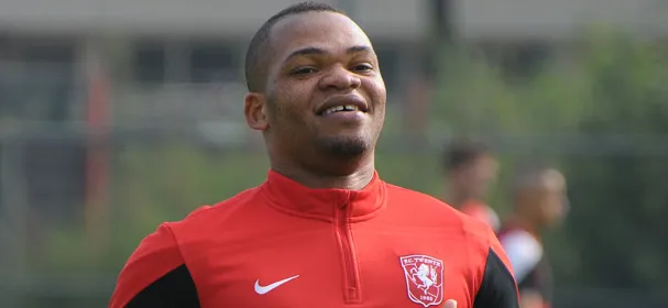 Britse pers is Collins John nog niet vergeten