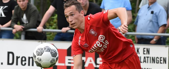 'FC Twente wil af van Oosterwijk en Trajkovski en plaatst beide spelers op de transferlijst'