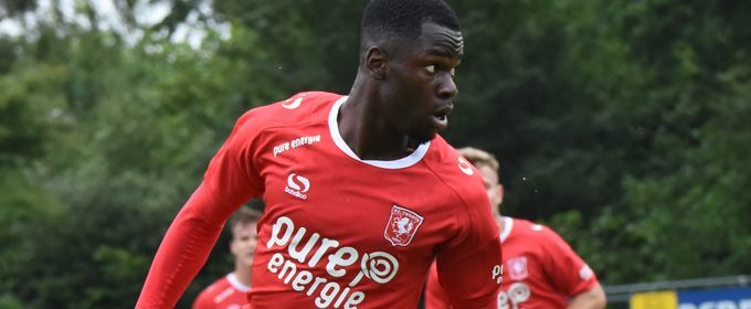 Jong FC Twente verliest twee punten: "80% van de wedstrijd speelde zich op hun helft af"