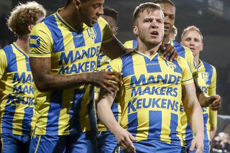 VIDEO: Voormalig publiekslieveling Seys bedankt supporters FC Twente