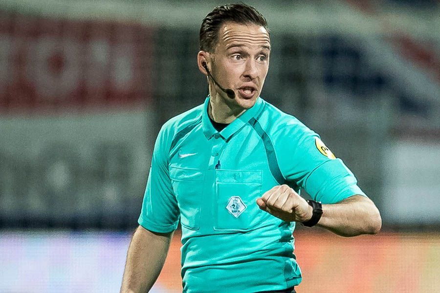 Van de Graaf aangesteld als scheidsrechter voor topper FC Twente - GA Eagles