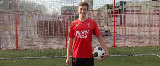 Een kijkje in het hectische leven van FC Twente doelman Van der Gouw