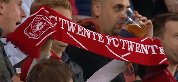 "Dan donder je toch meteen dat FC Twente-sjaaltje in de kliko"