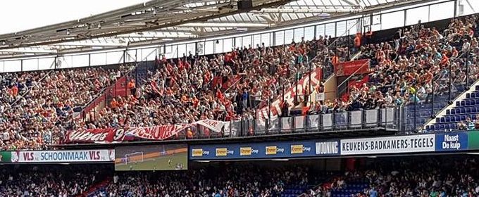 FC Twente bedankt supporters voor opkomst Feyenoord-uit: "Klasse!"