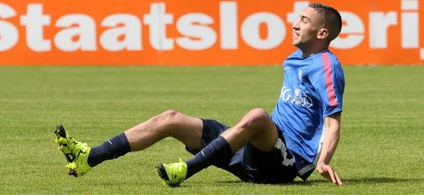Ziyech raakt geblesseerd op trainingsstage Nederlands Elftal