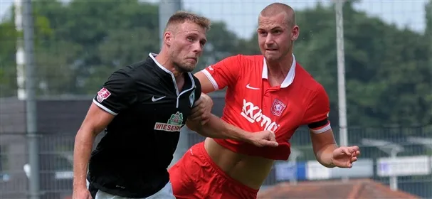 'FC Twente heeft Schalke-verdediger op proef'