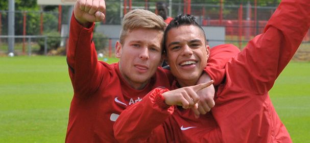 Pelupessy en Hölscher willen snel weer aanhaken bij FC Twente 1