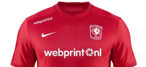 Het nieuwe FC Twente-shirt met hoofdsponsor