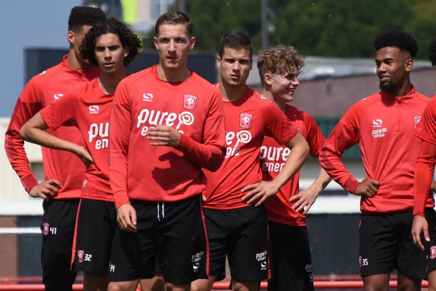 Teambegeleider Endt: "Je hoopt als aanmoediging dat FC Twente oog heeft voor de jeugd"