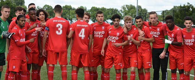 Jong FC Twente verplettert eerste tegenstander in de voorbereiding