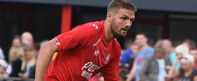 Hooiveld koos bewust voor FC Twente: "Zo'n rol wilde ik liever in Nederland"