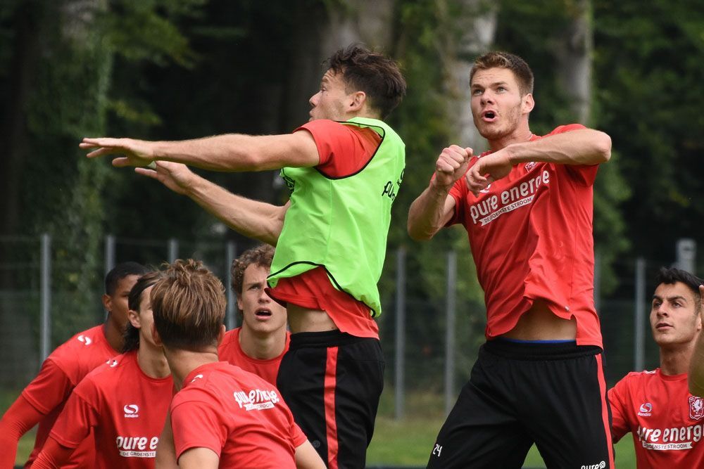 FC Twente wil af van grootverdieners: "Die bieden ze overal aan"