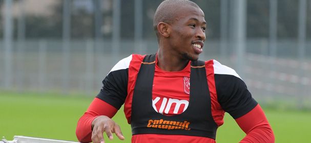 'Mokotjo verlaat FC Twente al na één seizoen'