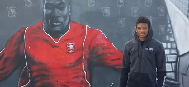 Pupil Blaise NKufo traint mee met FC Twente