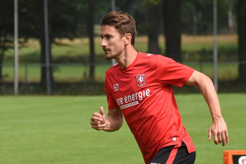 Paul Verhaegh hoopt vrijdag training FC Twente te hervatten