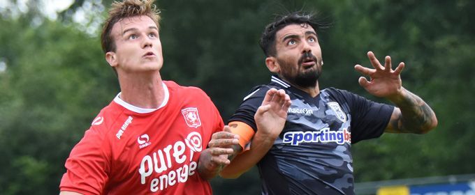 'Centrale verdediger gaat contract bij FC Twente verlengen'