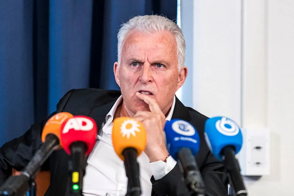 Peter R. de Vries overtuigd: "Promes heeft zelf gestoken"