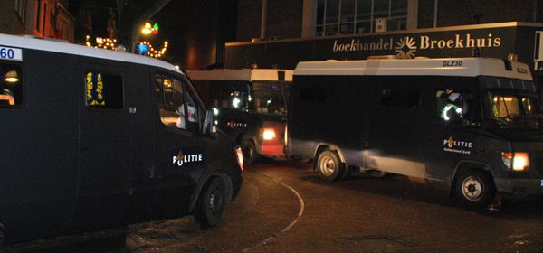 VIDEO: Politie houdt grote oefening bij De Grolsch Veste