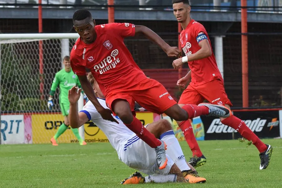 FC Twente-spits vertrekt op amateurbasis naar FC Dordrecht