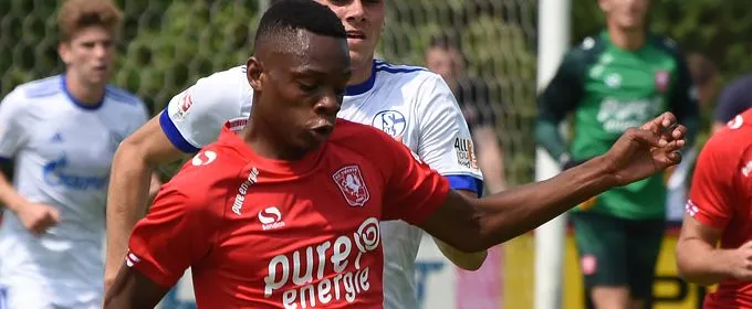 Jong FC Twente knokt en verslaat Jong FC Groningen nipt