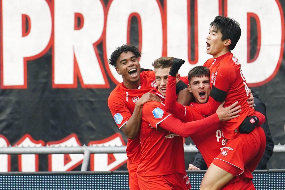FC Twente bracht Mossou op het puntje van z'n stoel: "FC Twente deed het geweldig"