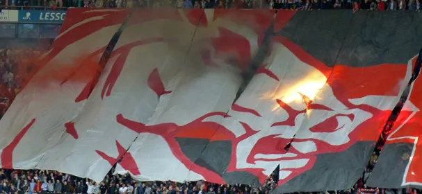 Video sfeeractie ULTRAS Vak-P tegen Ajax
