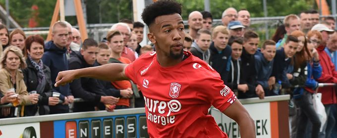 FC Twente aanvaller leeft z'n droom: "Ik ging altijd al als supporter naar het stadion"