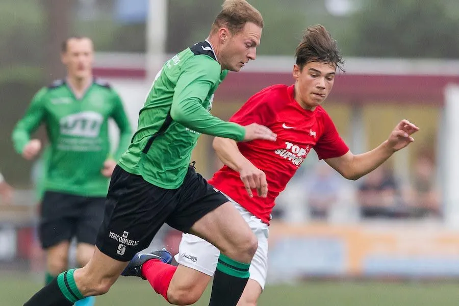 Middenvelder op proef bij FC Twente, ook Heracles geïnteresseerd