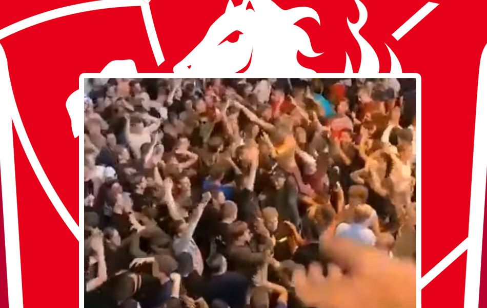 Video: Twente-supporters gaan helemaal los na overwinning op Vitesse