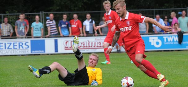 Tim Hölscher klopt op de deur van het eerste elftal